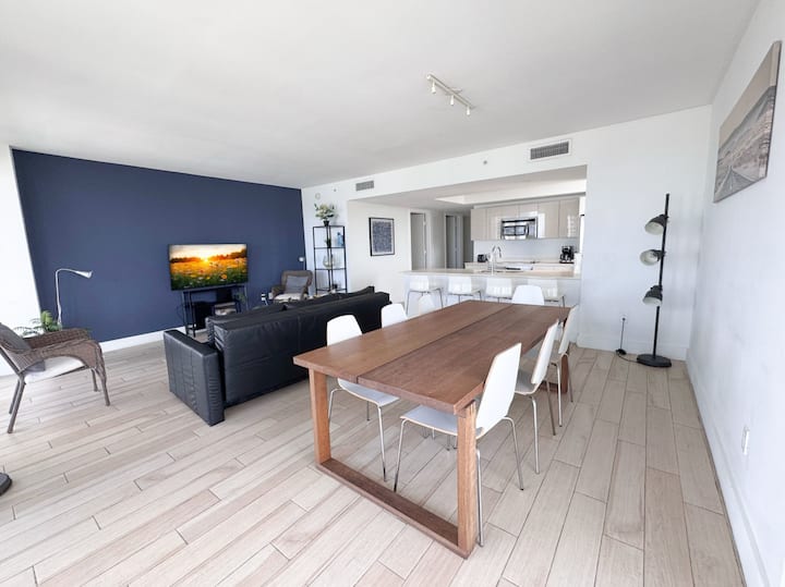 Exclusive 3 Bedrooms Apartment W/amazing View - Hallandale Beach, FL