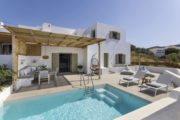 Luxury Villa Almyra in Agios Georgios
