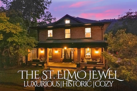 Historic St. Elmo Gem | Chef's Kitchen | Fire Pit