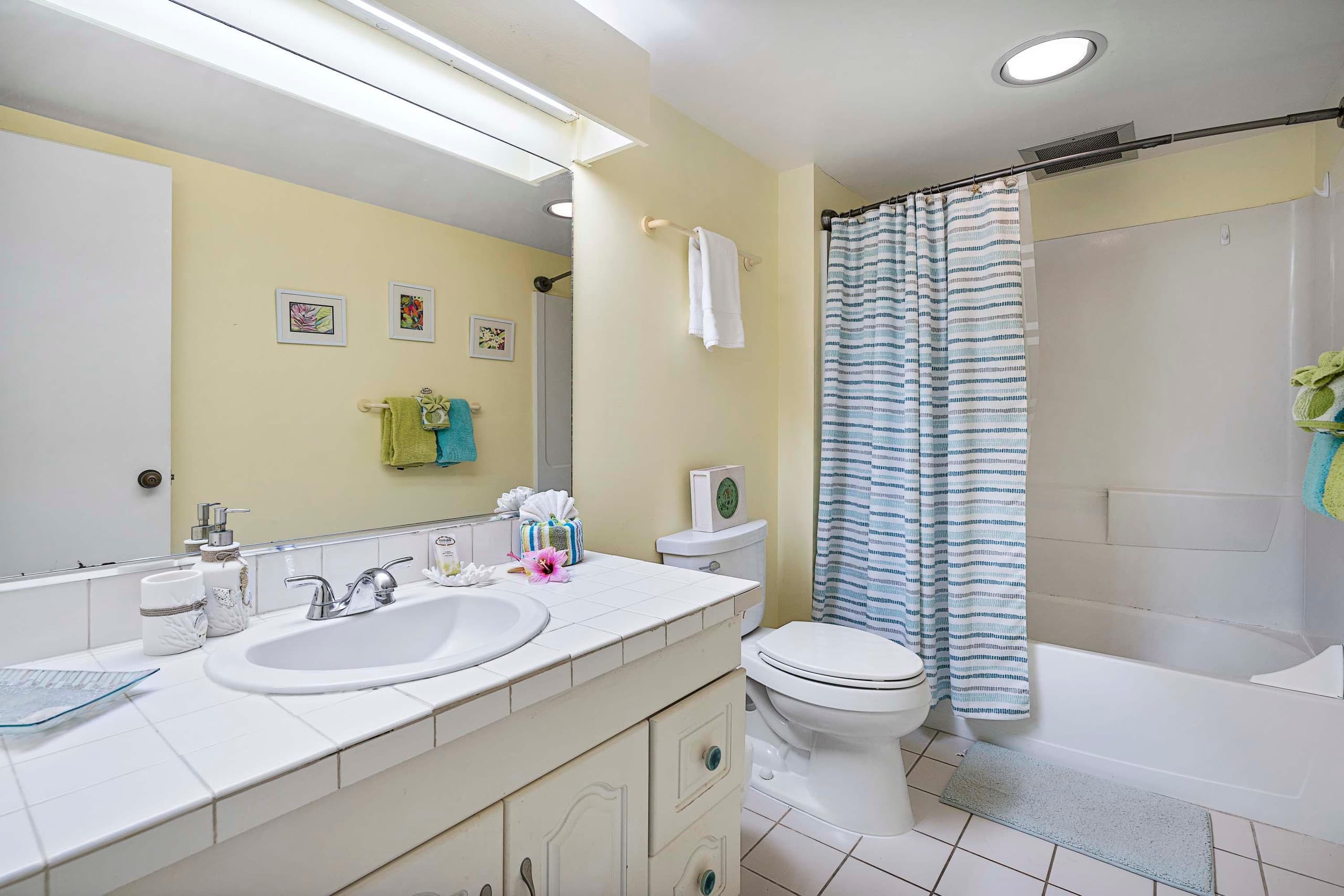 Condo in Kailua-Kona · ★4.8 · 1 bedroom · 4 beds · 1 private bath - Image 19