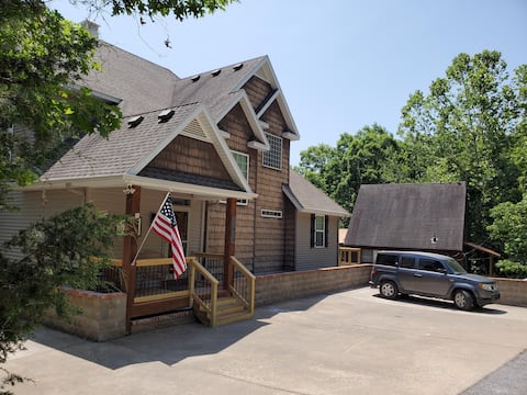 Camp Roberts-Lakefront-Sleeps 19-Big Lake View