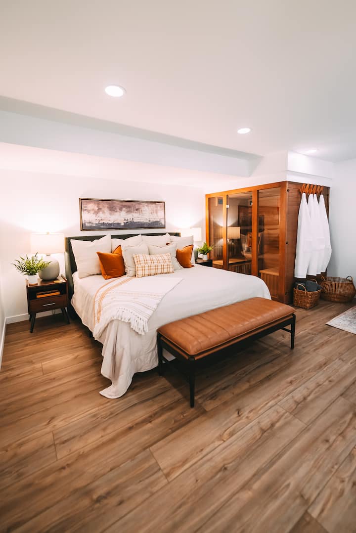 ห้องนอนชั้นล่าง 