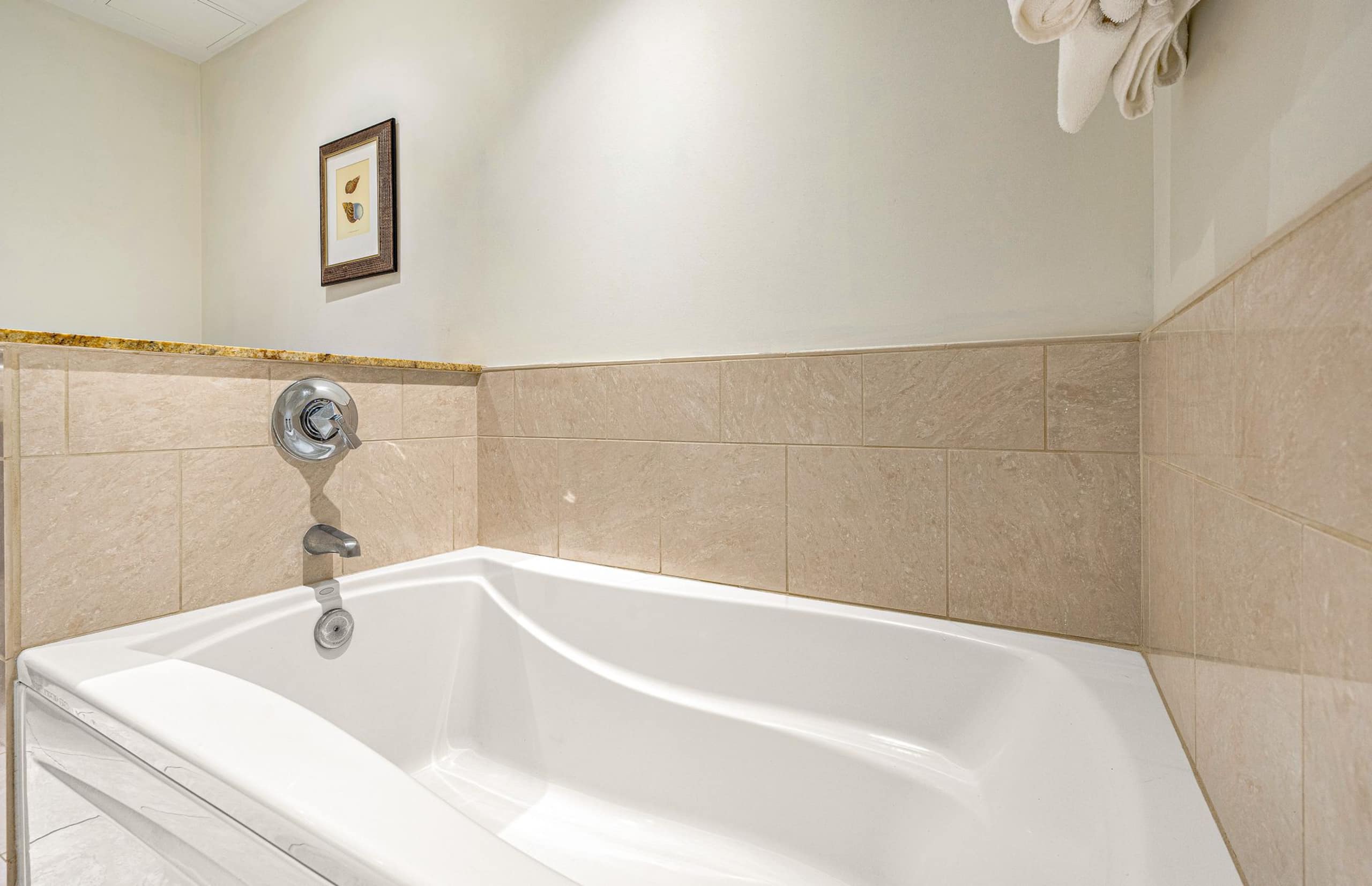 Condo in Lahaina · ★5.0 · 1 bedroom · 2 beds · 1 bath - Image 24