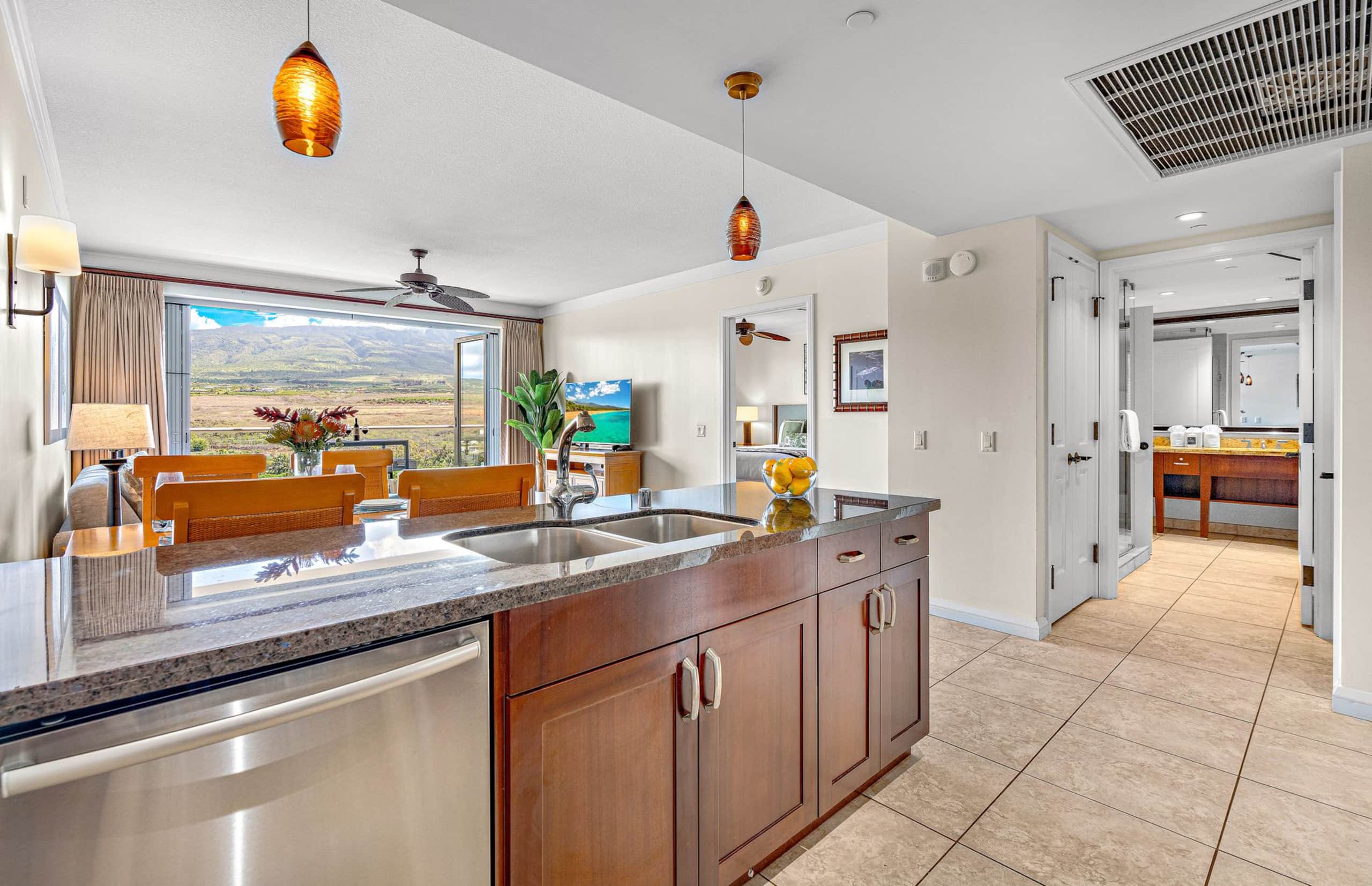 Condo in Lahaina · ★5.0 · 1 bedroom · 2 beds · 1 bath - Image 12