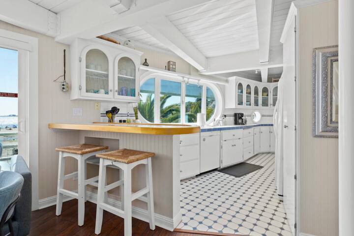 Rio Del Mar Boathouse – steps from the beach gallery image 5