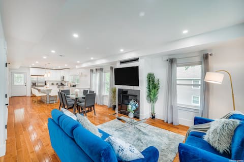 Charming Milton Escape -Blue Hills Views