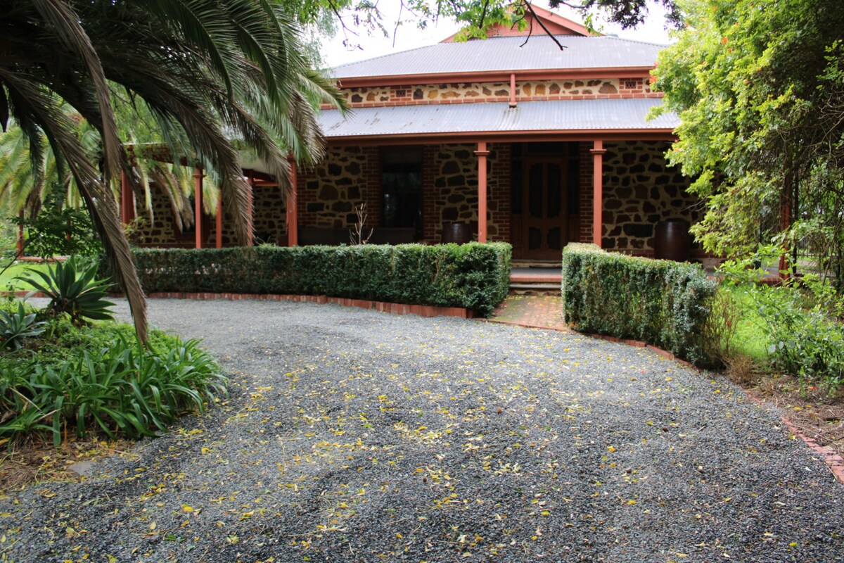 Cimicky House