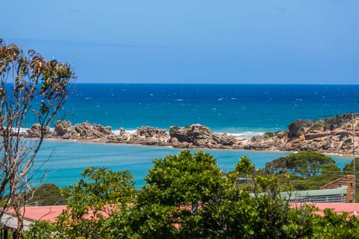 Roadknight Retreat gallery image 2