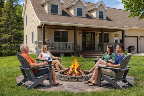 Lake Superior Cabin,4BR,Sleeps 8, Beach, Fireplace