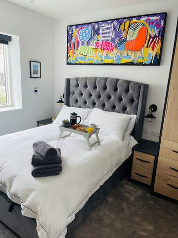 Superb townhouse near vibrant Gloucester Road gallery image 4