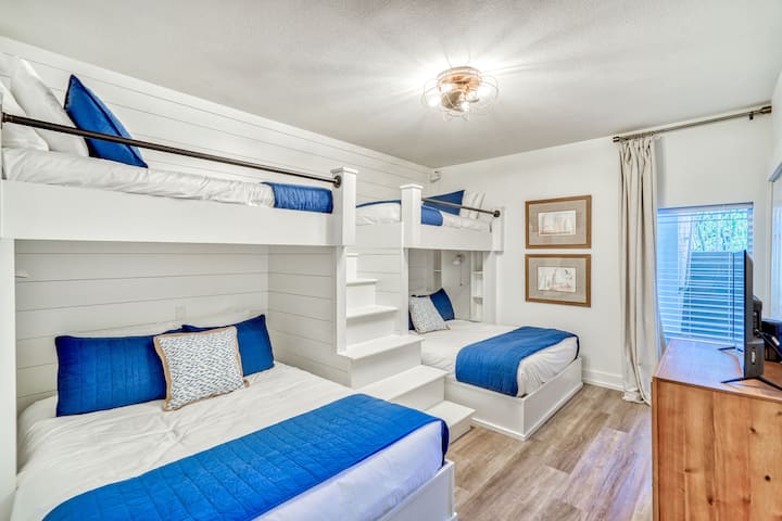 ห้องเด็กแบบสองชั้น - มีทีวีจอแบน