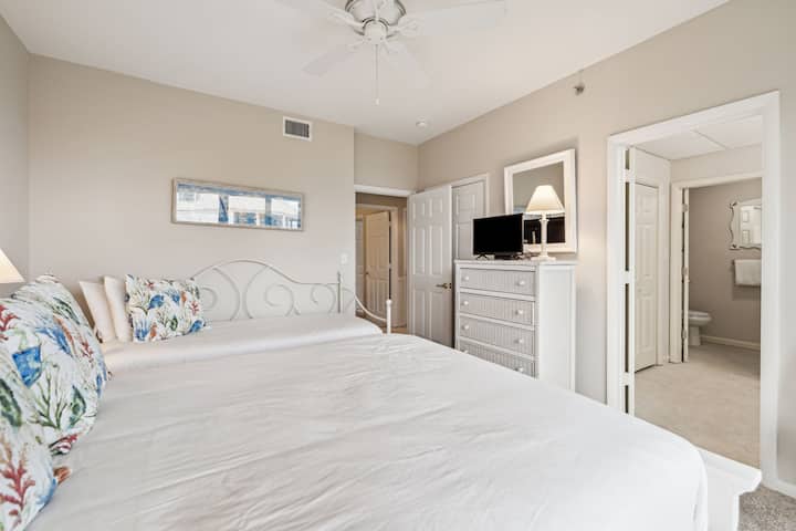 Апартамент за гости с двойно легло queen size - оборудван с телевизор с плосък екран