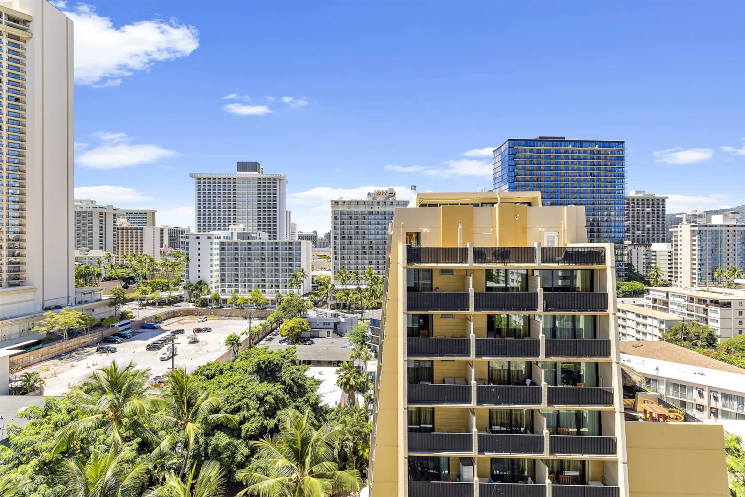 Condo in Honolulu · ★4.69 · 1 bedroom · 2 beds · 1 bath - Image 14