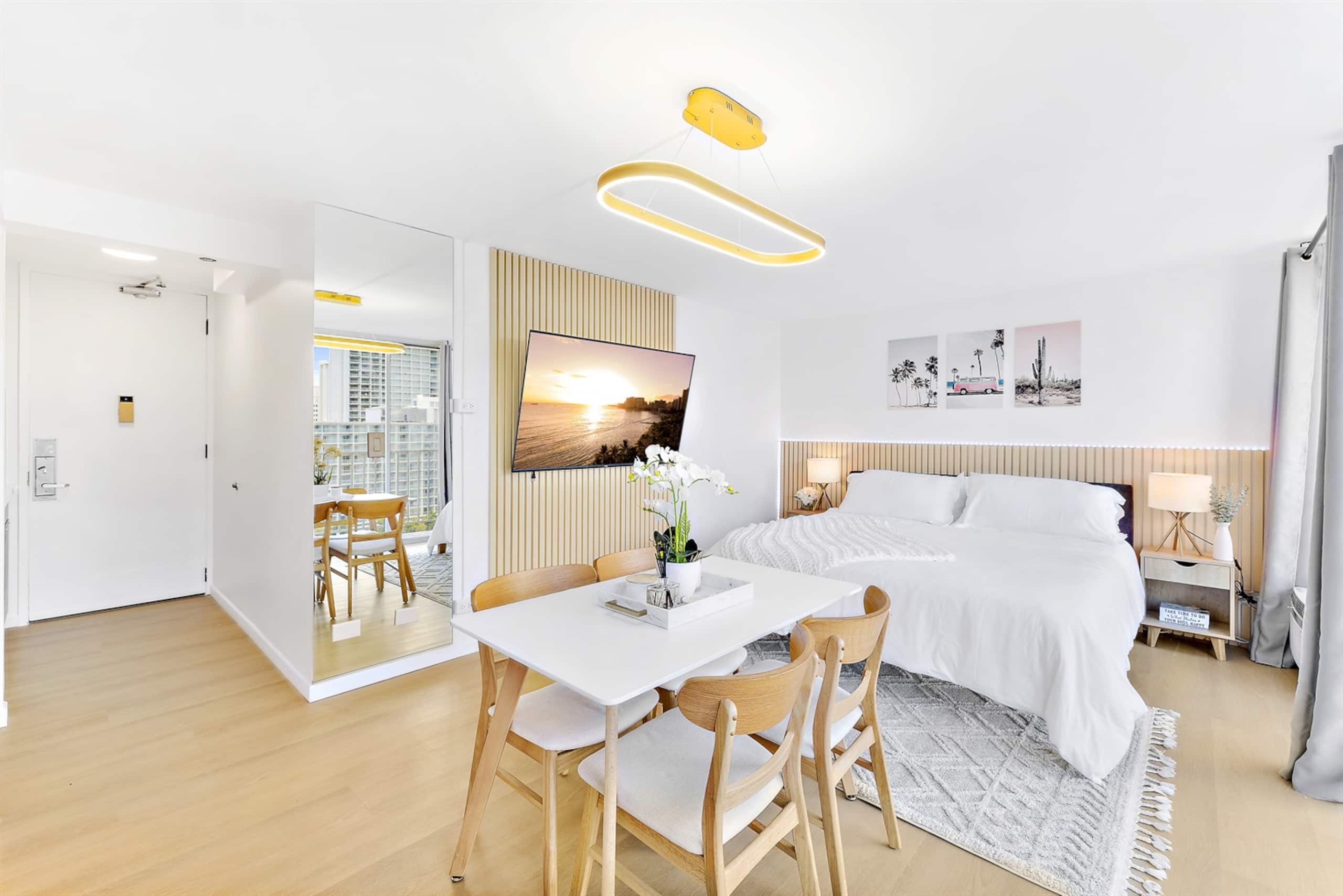 Condo in Honolulu · ★4.69 · 1 bedroom · 2 beds · 1 bath - Image 3