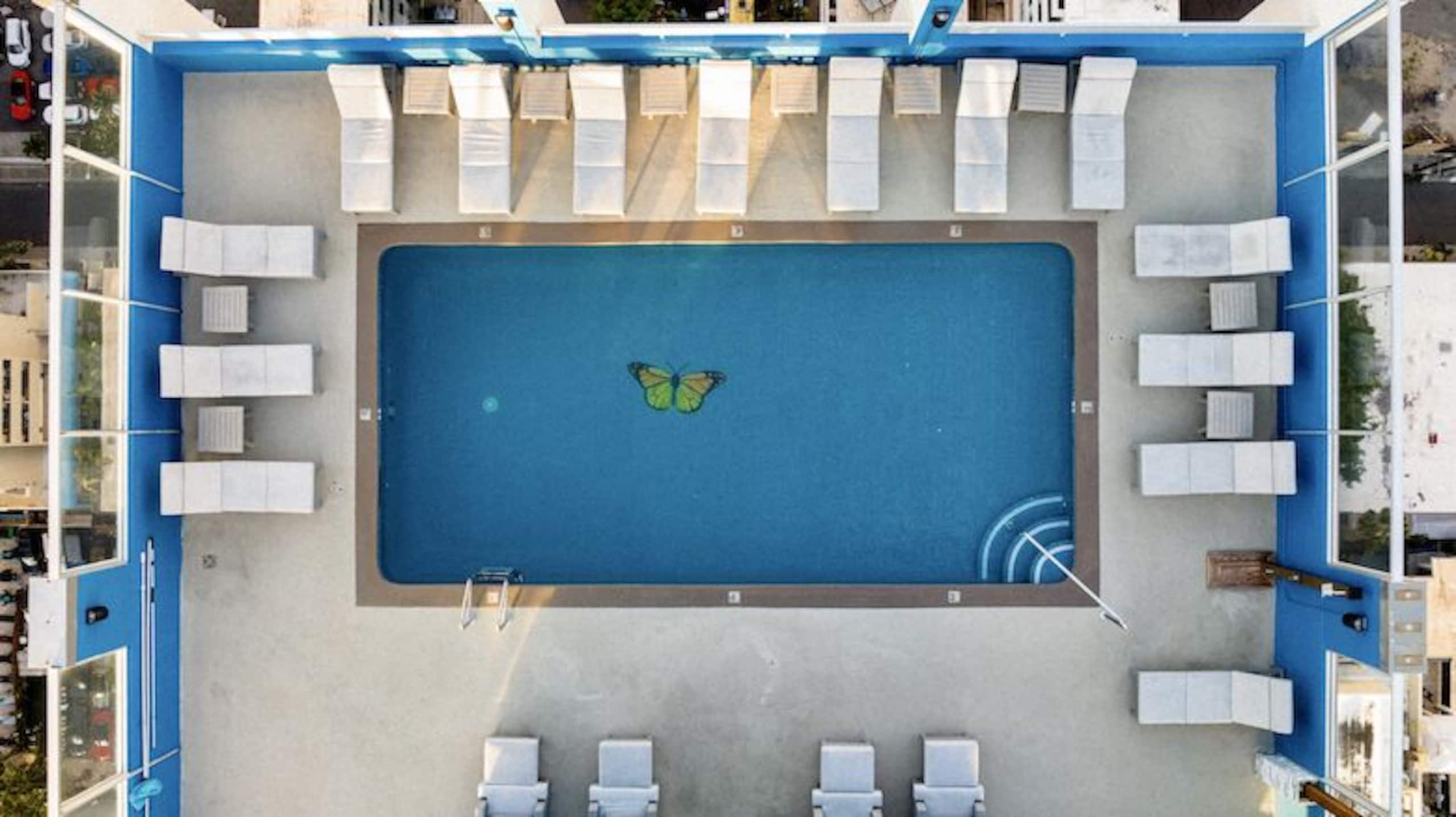 Condo in Honolulu · ★4.69 · 1 bedroom · 2 beds · 1 bath - Image 31