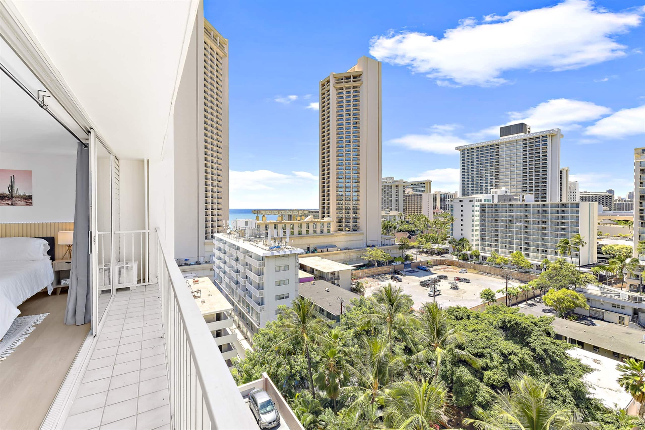 Condo in Honolulu · ★4.69 · 1 bedroom · 2 beds · 1 bath - Image 2