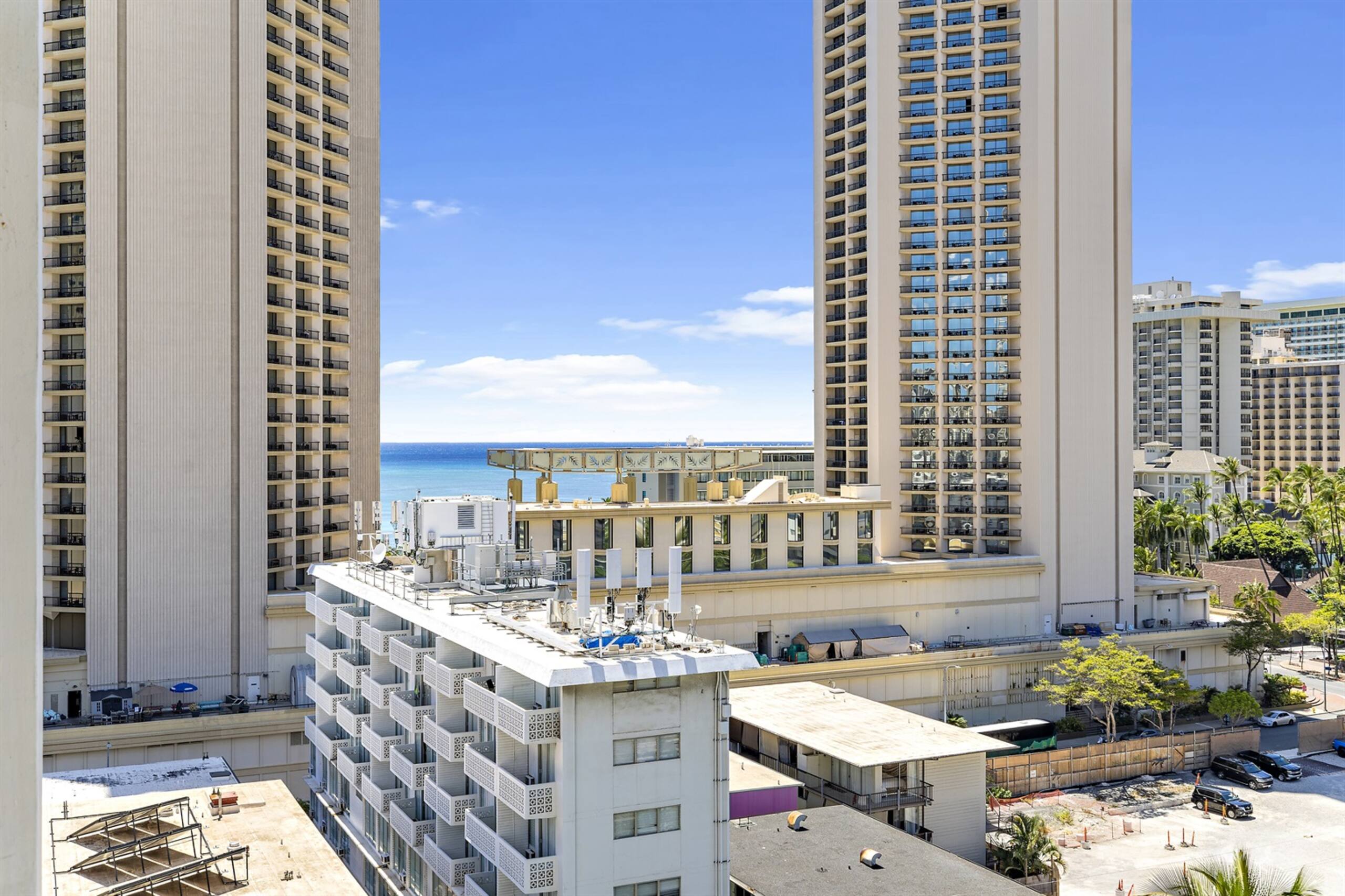 Condo in Honolulu · ★4.69 · 1 bedroom · 2 beds · 1 bath - Image 13