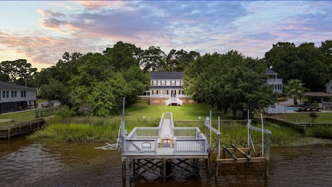 River’s Rest: Stunning 7br House on the Water