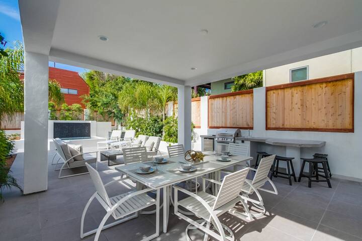 Oasis Del Mar | 5BR Coastal Retreat w/ Spa gallery image 4