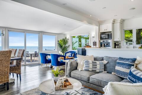 4 Bedroom Water's Edge Oasis with Salt Water Pool
