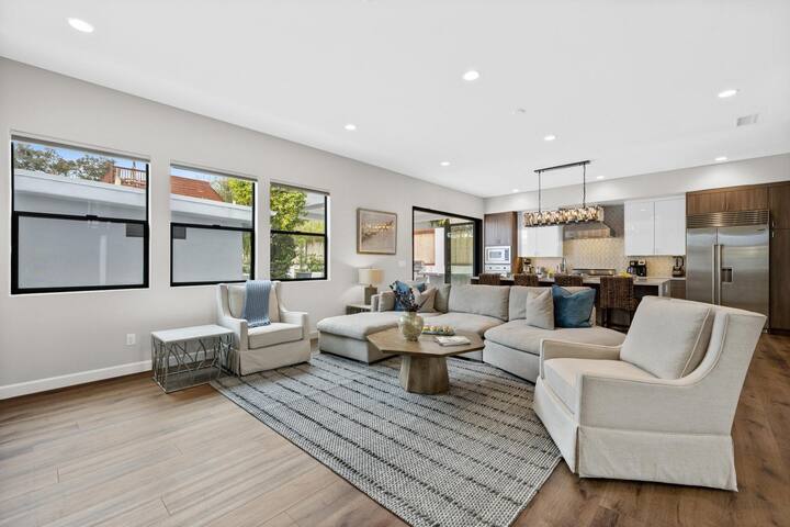 Oasis Del Mar 4 | Coastal 4BR Walk to Beach + Spa gallery image 4