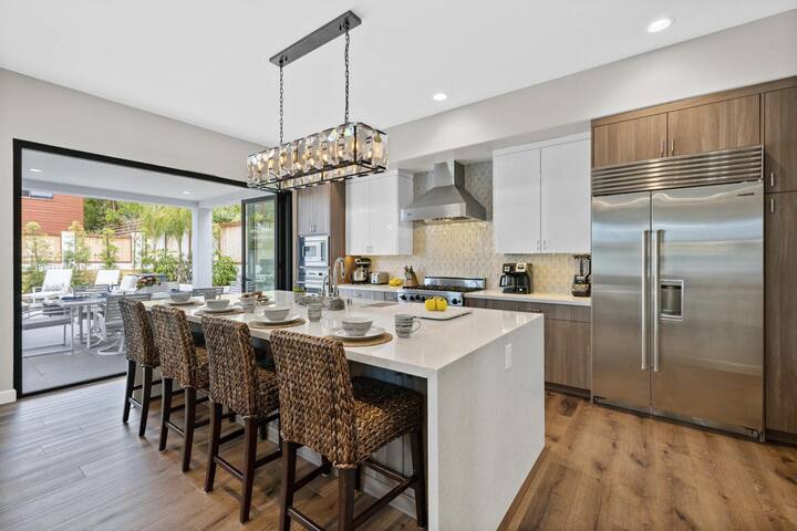 Oasis Del Mar 4 | Coastal 4BR Walk to Beach + Spa gallery image 5