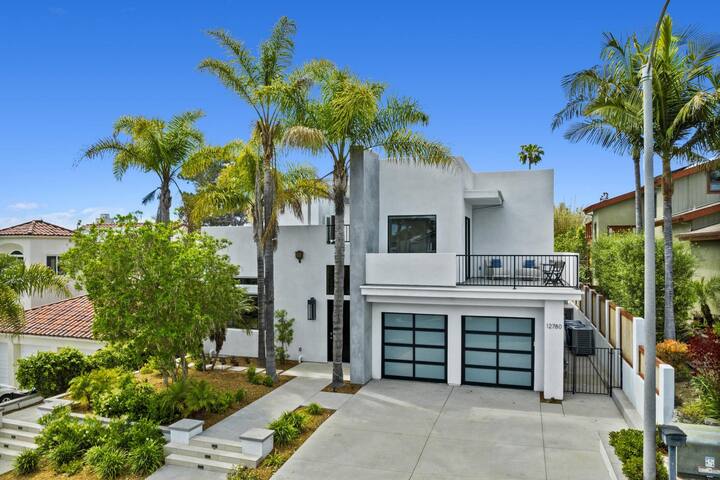 Oasis Del Mar 4 | Coastal 4BR Walk to Beach + Spa gallery image 3