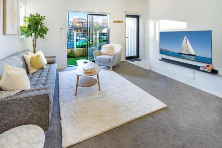 Large Trendy 3 Bedroom Residence, Central City - Christchurch