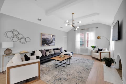 San Marco Home in Walkable Neighborhood!