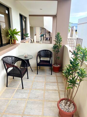 High Tide 2 bed/1 bath condo + Terrace