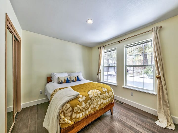 Downstaires Bedroom 1 Luxury