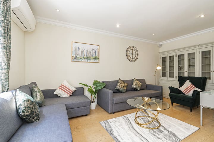 Fabulous House near Harrods and the Science Museum