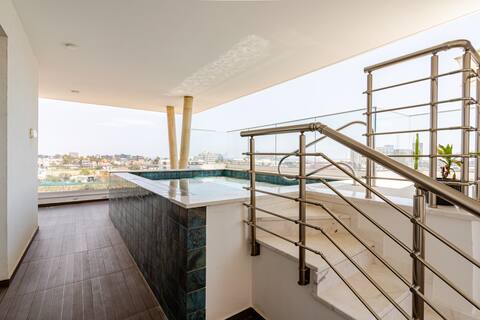 YAMAS Sunny Pool Penthouse Families & Couples ONLY