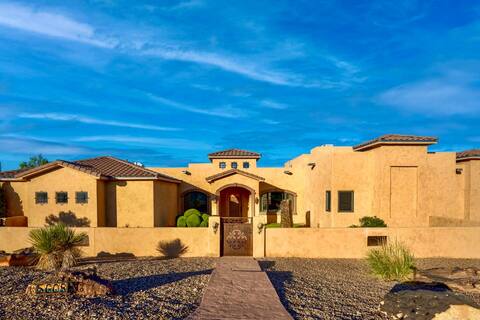 High Desert Mountain View 4bd/5ba Tranquil Retreat
