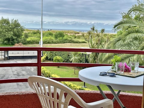 Airbnb con mejor rendimiento: Cozy front-line apartment - Los Campizos 6619 en Noja