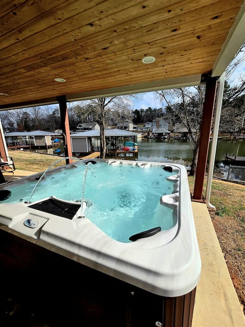 *Lickety Slip* Bring your boat! Lake view Hot Tub