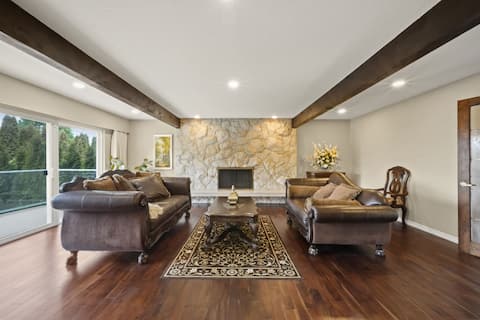 6+ bed/5 bath Mountain View Home by Deer Lake