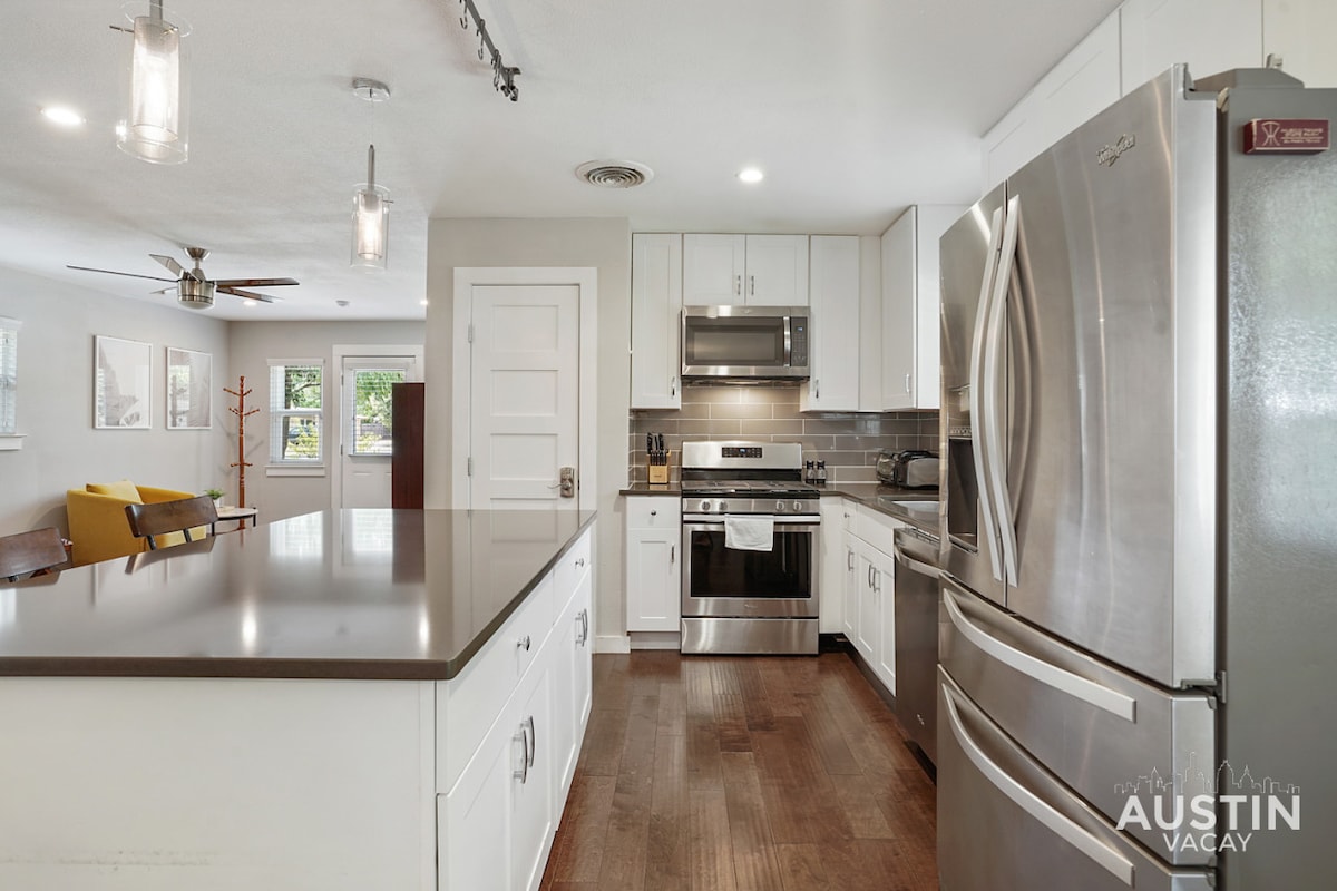 North ATX Retreat w Open Concept Layout + Backyard