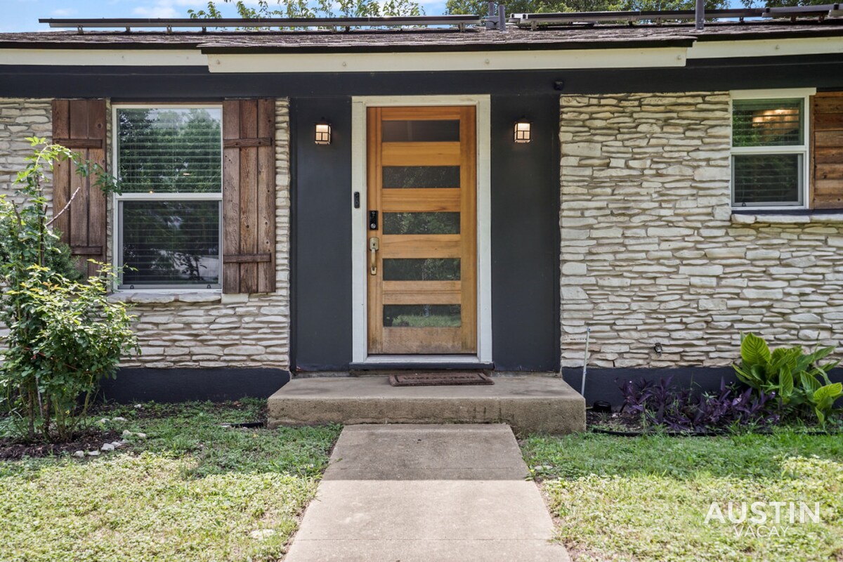 North ATX Retreat w Open Concept Layout + Backyard
