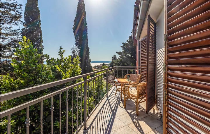 Pet Friendly Apartment In Novi Vinodolski - Klenovica