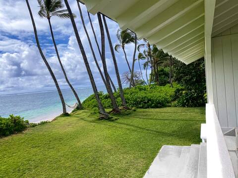 Beachfront Bliss on tropical acreage, Sea View, AC