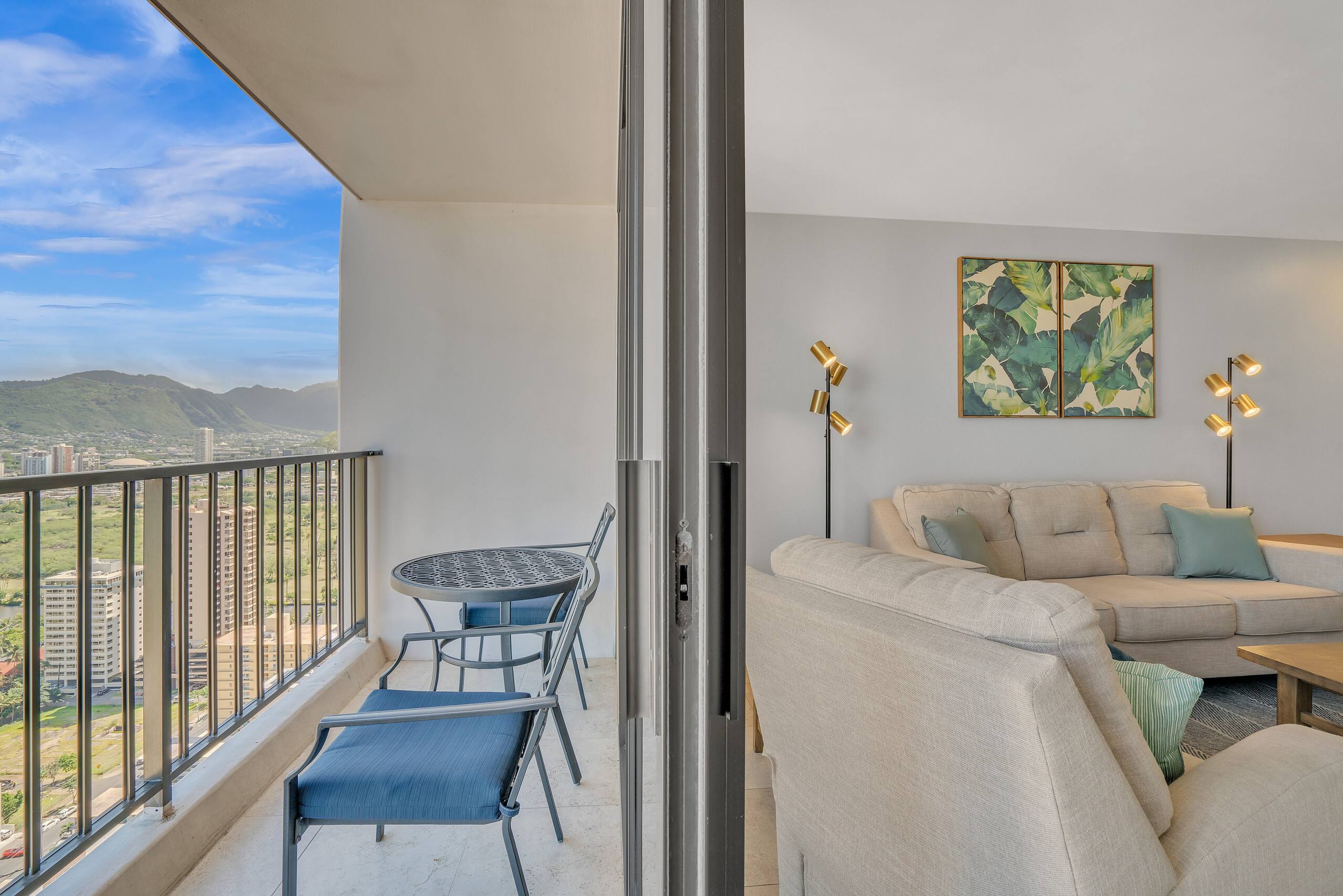 Condo in Honolulu · ★4.38 · 1 bedroom · 2 beds · 1 private bath - Image 6