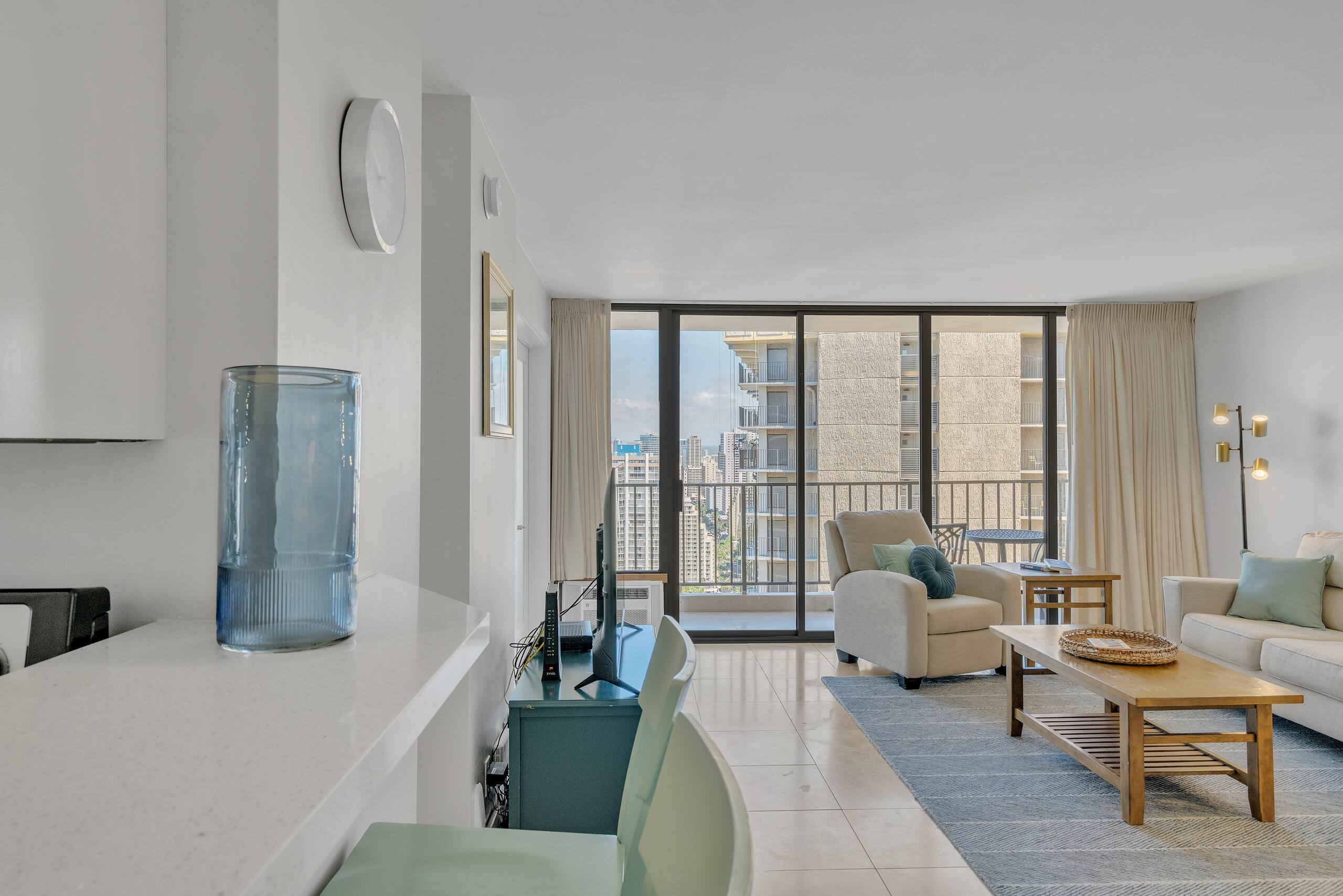 Condo in Honolulu · ★4.38 · 1 bedroom · 2 beds · 1 private bath - Image 18