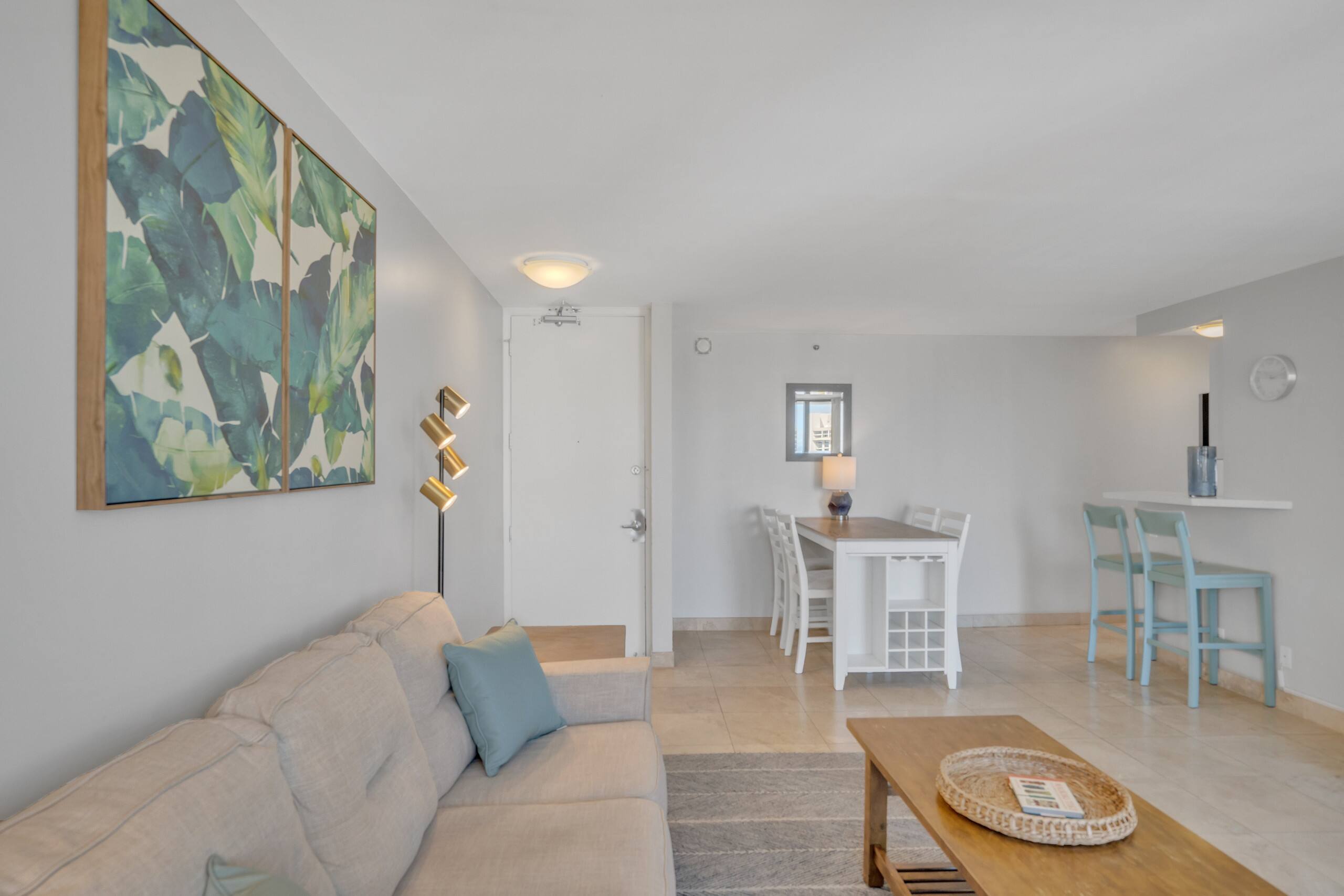 Condo in Honolulu · ★4.38 · 1 bedroom · 2 beds · 1 private bath - Image 19