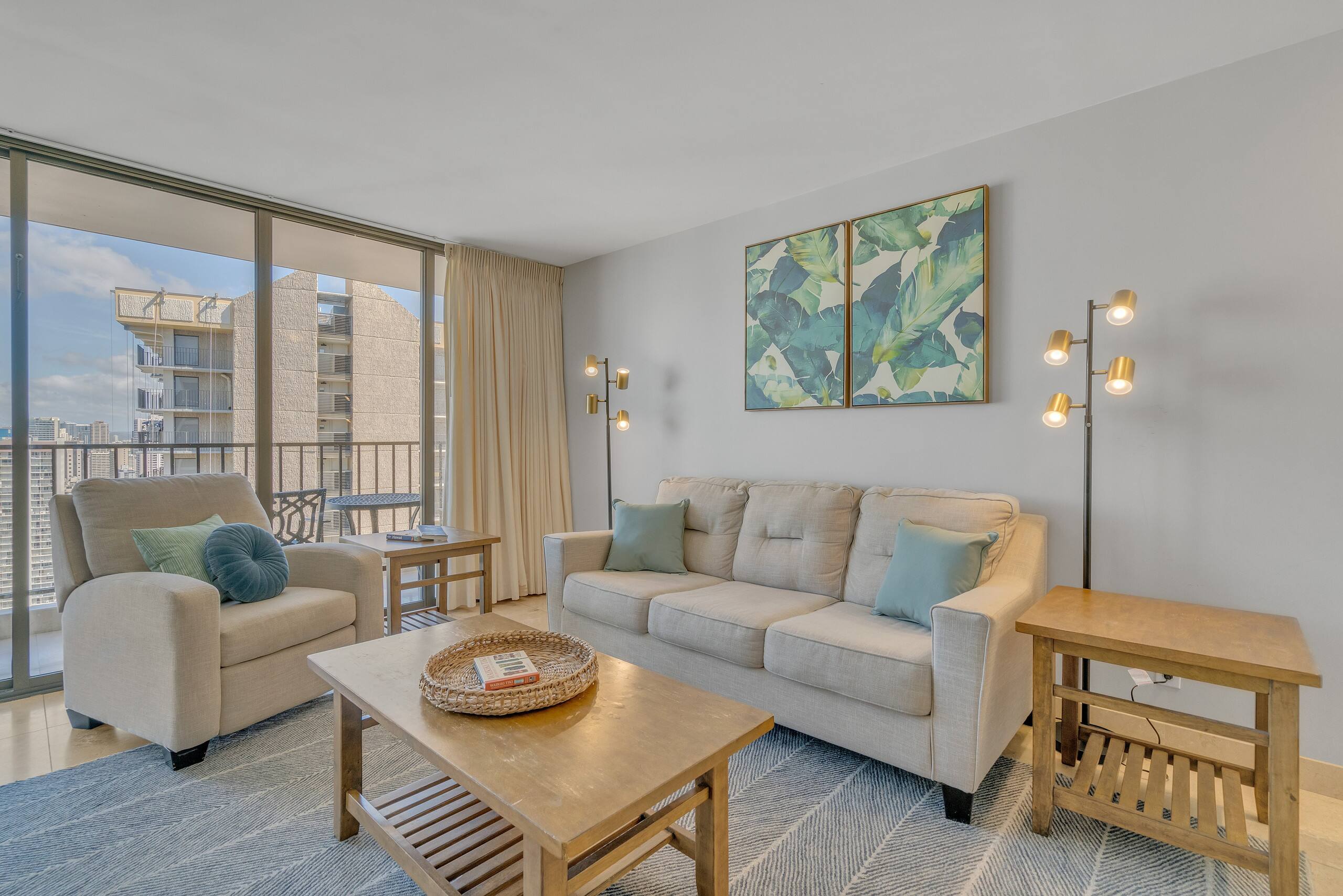 Condo in Honolulu · ★4.38 · 1 bedroom · 2 beds · 1 private bath - Image 1