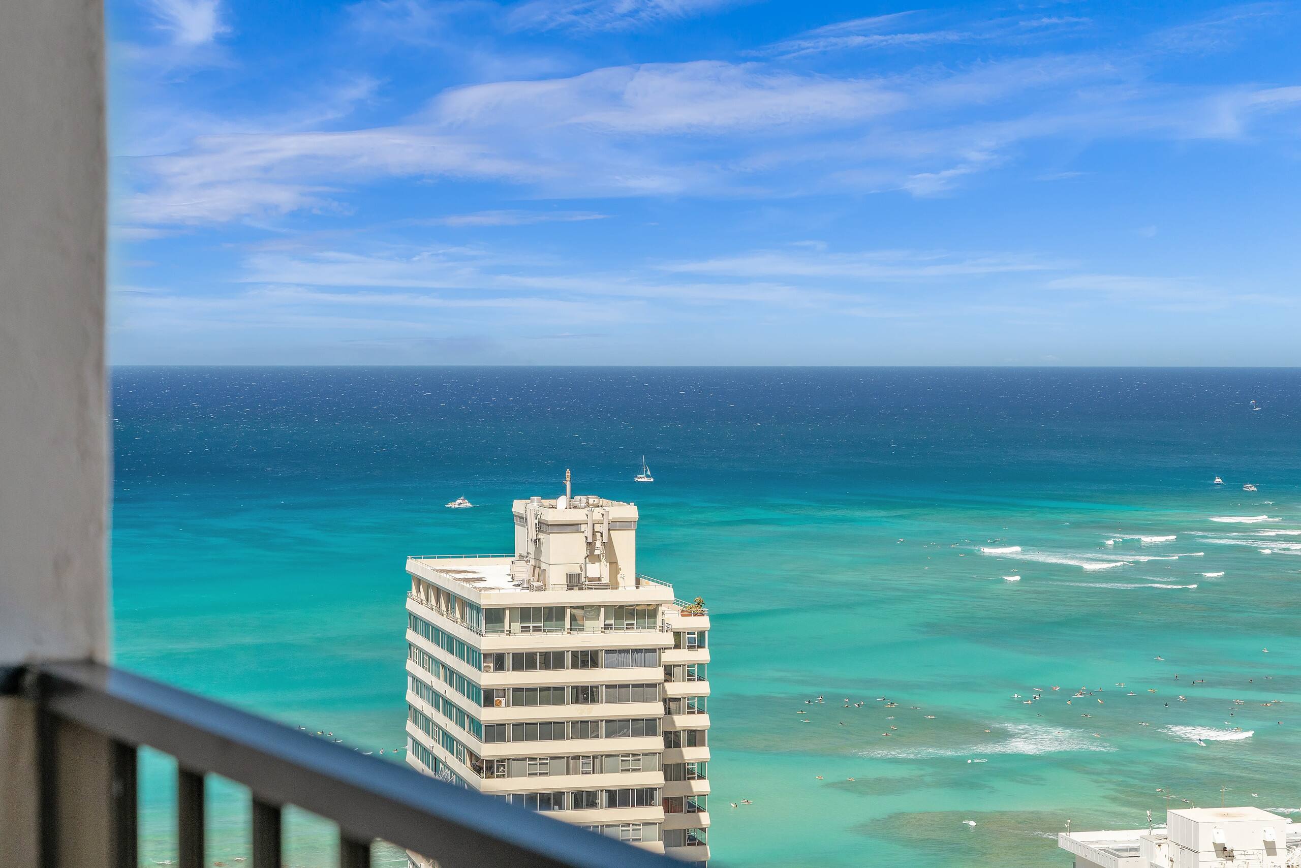 Condo in Honolulu · ★4.38 · 1 bedroom · 2 beds · 1 private bath - Image 24