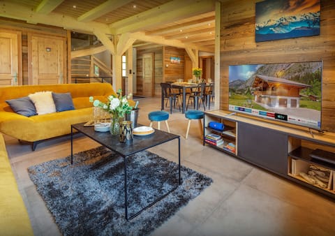 Ski and spa chalet for 8