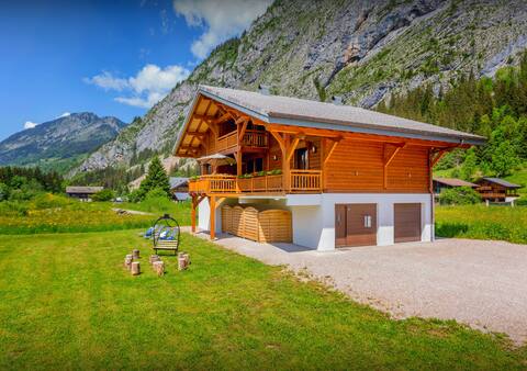 Ski and spa chalet for 8
