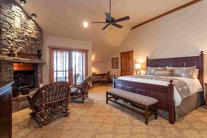 Mountain Air Country Club managed Airbnb listing 3
