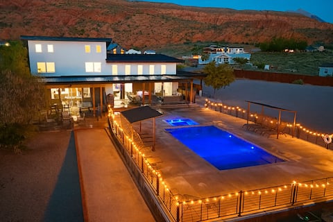 Exclusive Retreats Desert Panorama with Private Po